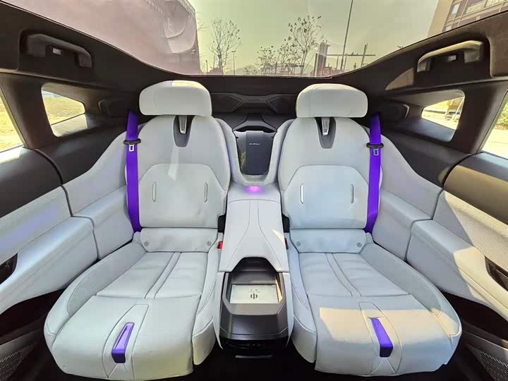 Фото 8 - HiPhi Z