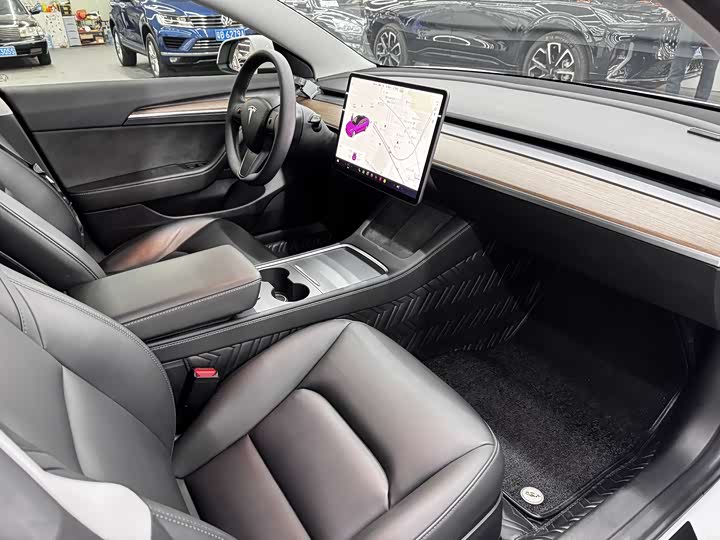 Фото 5 - Tesla Model 3