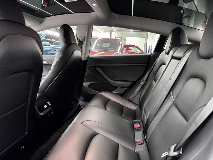 Фото 7 - Tesla Model 3