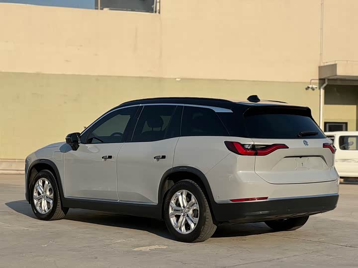 Фото 7 - Nio ES8