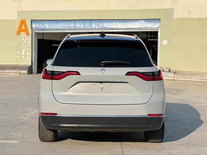 Фото 8 - Nio ES8