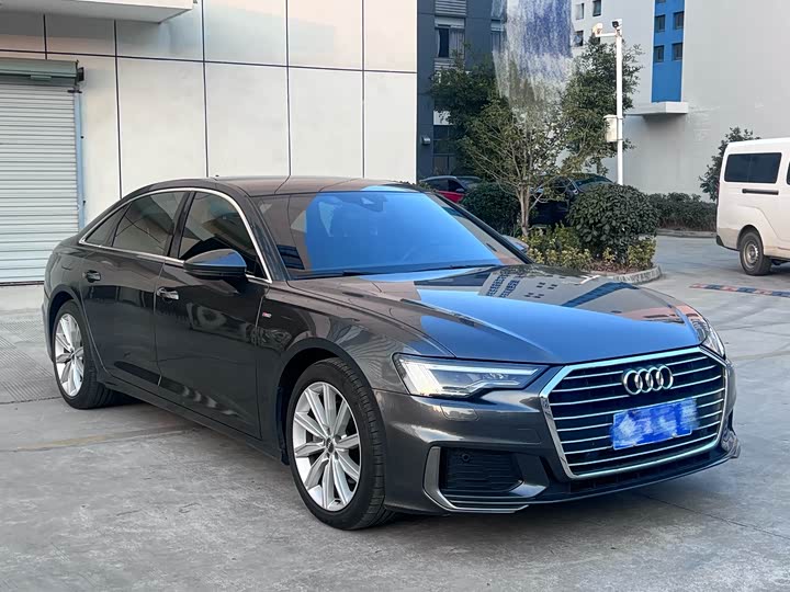 Фото 3 - Audi A6L