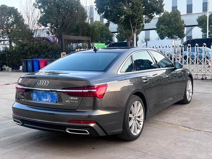 Фото 7 - Audi A6L