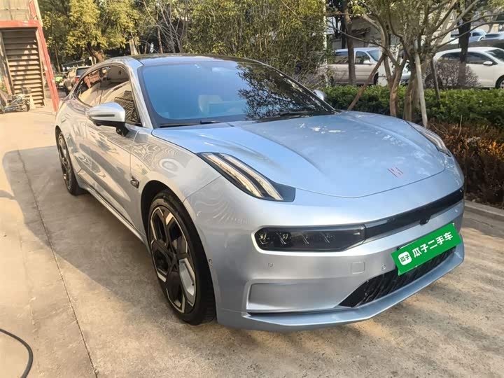 Фото 4 - Zeekr 001