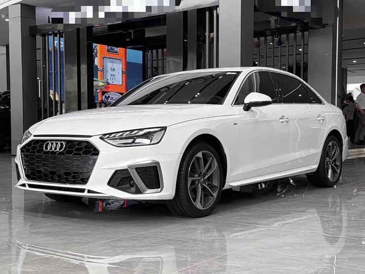 Фото 1 - Audi A4L