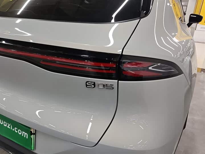 Фото 8 - Changan Deepal S05