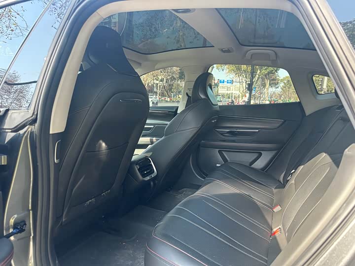 Фото 8 - XPeng P7