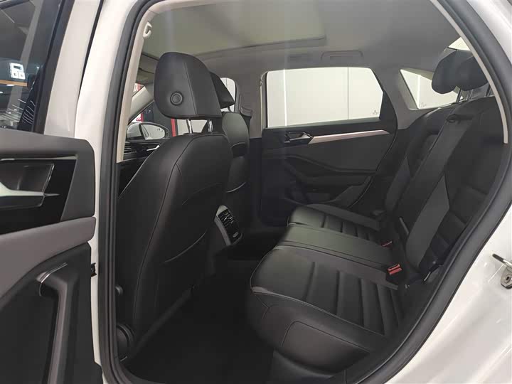 Фото 8 - Volkswagen Sagitar L