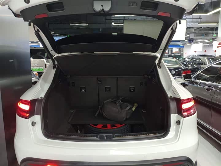 Фото 9 - Porsche Macan