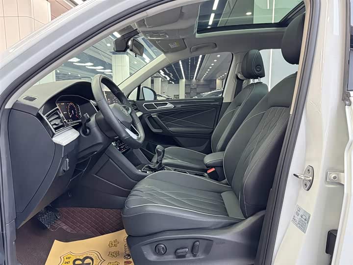 Фото 7 - Volkswagen Tiguan L Pro