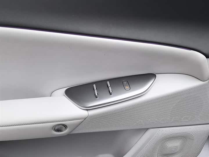 Фото 9 - BAIC Arcfox Alpha S5