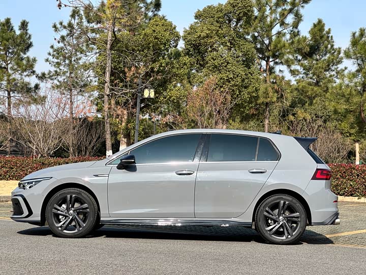 Фото 7 - Volkswagen Golf