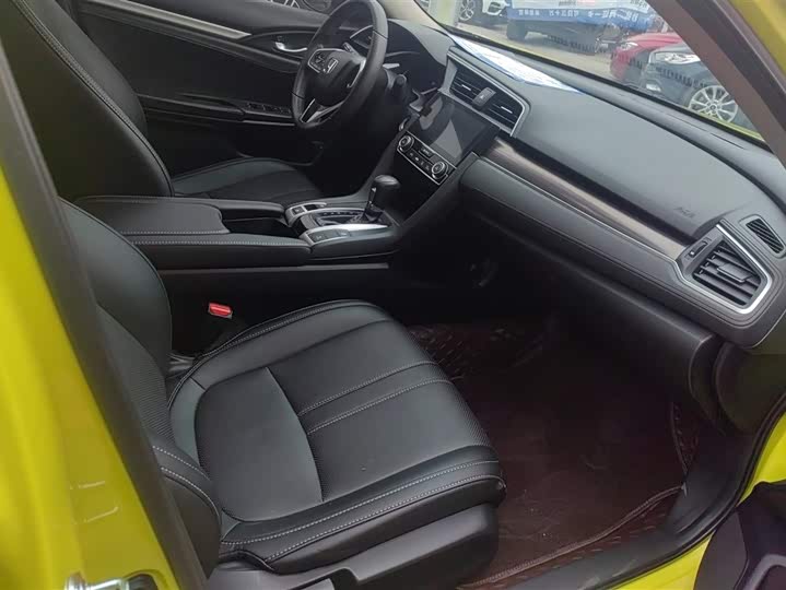 Фото 8 - Honda Civic