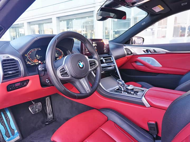 Фото 9 - BMW 8 Series