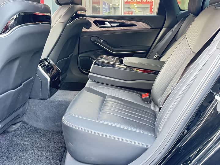 Фото 8 - Hongqi H9