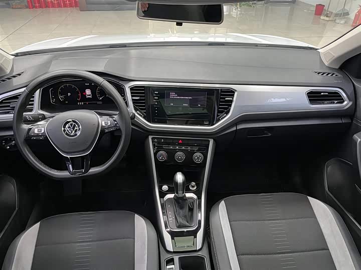 Фото 2 - Volkswagen T-Roc