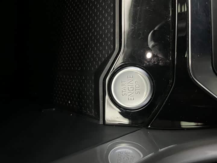 Фото 4 - Volkswagen T-Roc