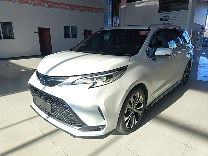 Фото 2 - Toyota Granvia