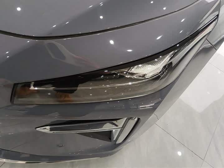 Фото 5 - Geely Preface L