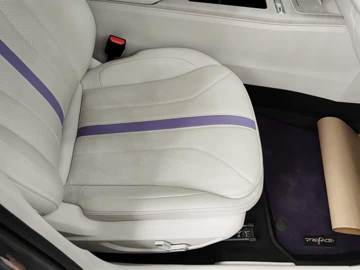 Фото 8 - Geely Preface L