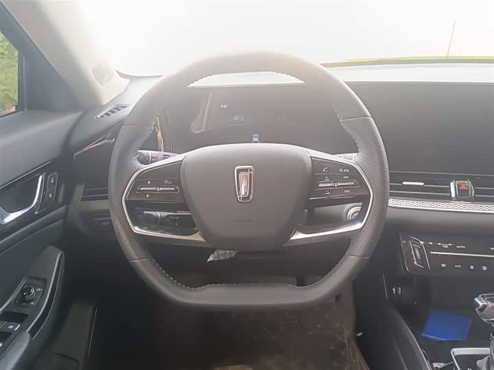 Фото 3 - Bestune B70