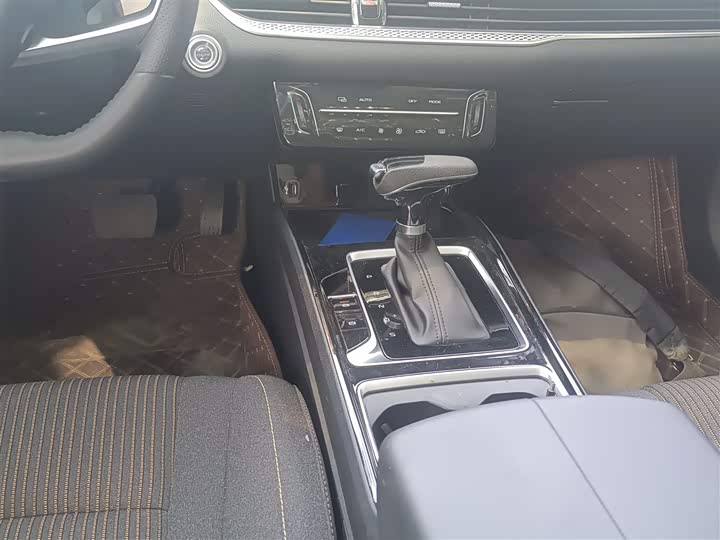 Фото 7 - Bestune B70