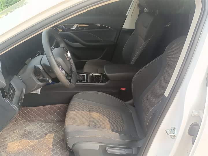 Фото 8 - Bestune B70