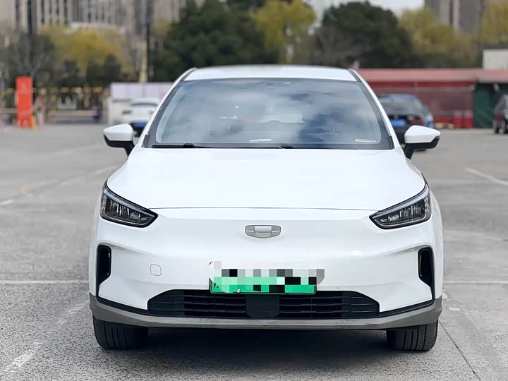 Фото 2 - Geely Geometry C