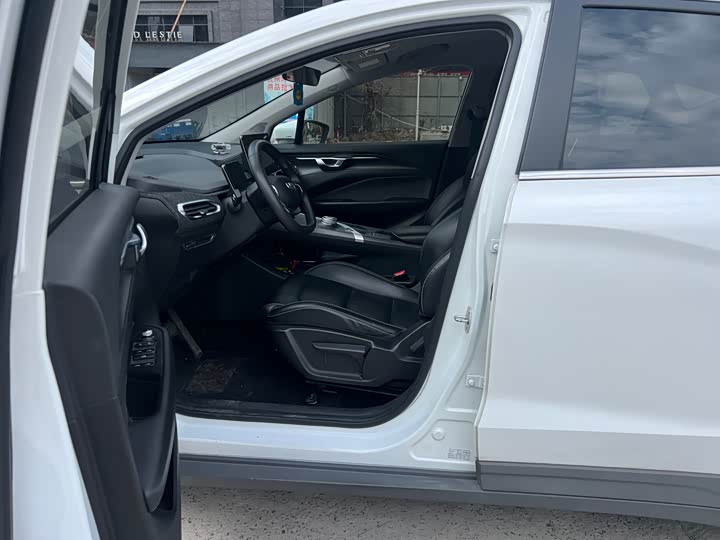 Фото 4 - Geely Geometry C