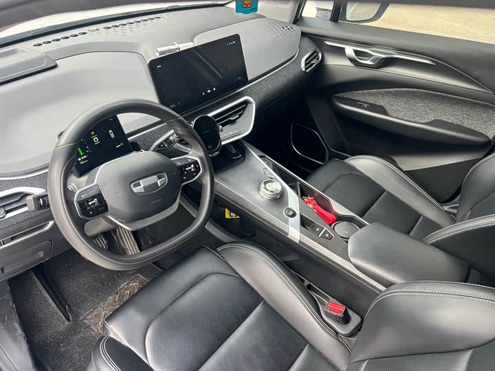 Фото 5 - Geely Geometry C