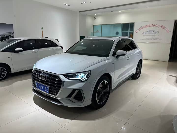 Фото 1 - Audi Q3
