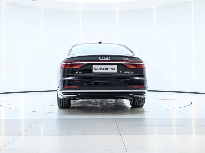 Фото 3 - Audi A8