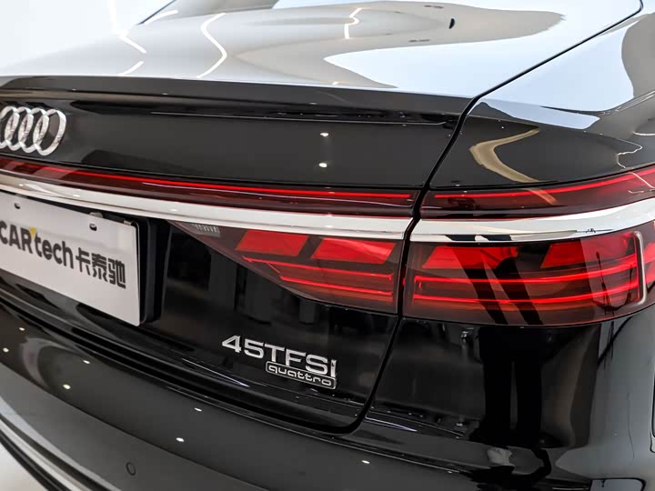 Фото 6 - Audi A8