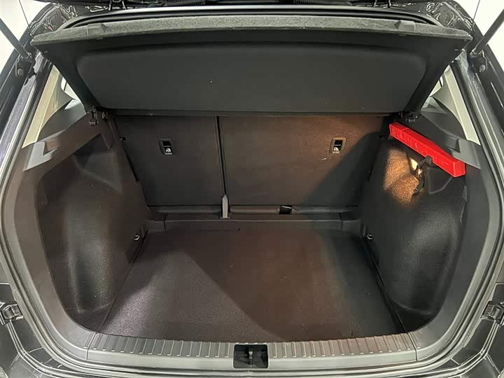 Фото 7 - Volkswagen Tharu