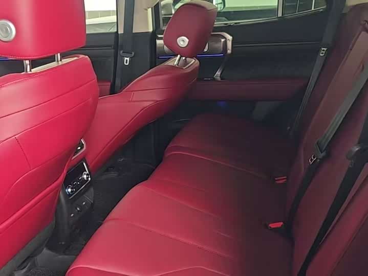 Фото 5 - Tank 400 Hybrid