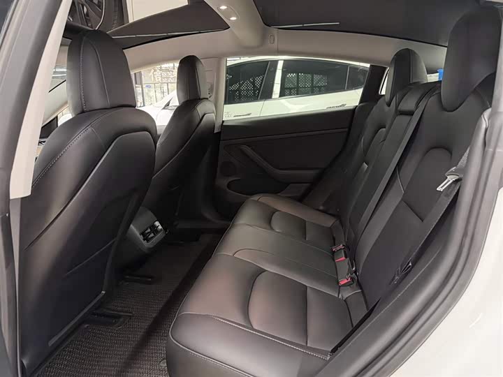 Фото 7 - Tesla Model 3