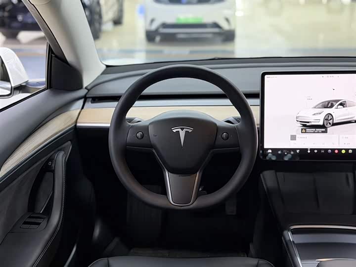 Фото 9 - Tesla Model 3
