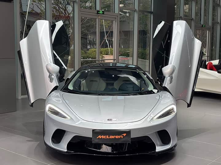 Фото 3 - McLaren GT