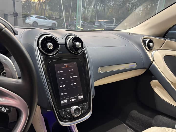 Фото 9 - McLaren GT