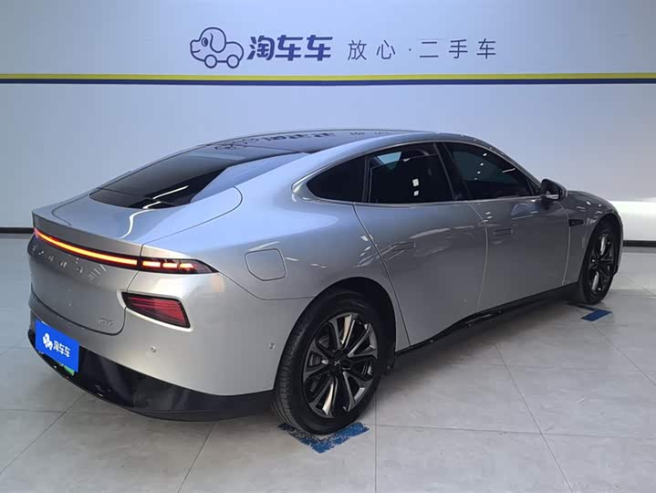 Фото 3 - XPeng P7