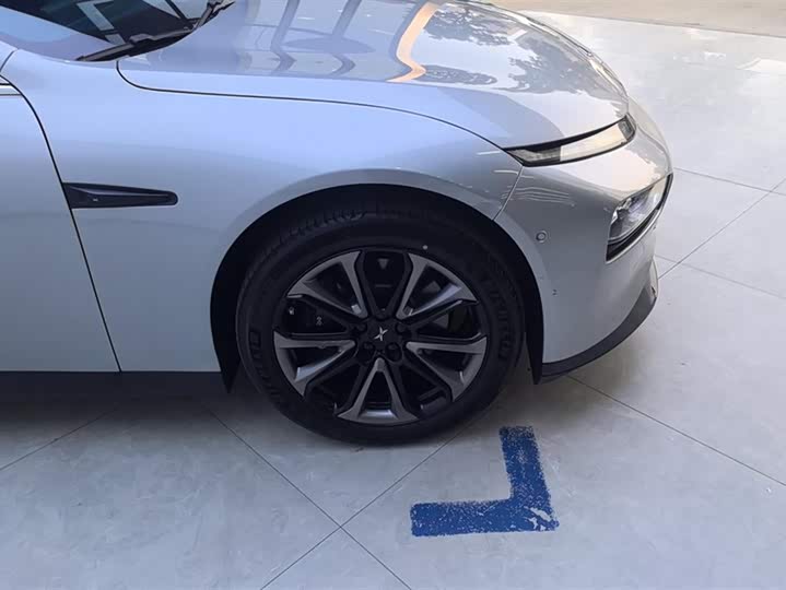 Фото 6 - XPeng P7