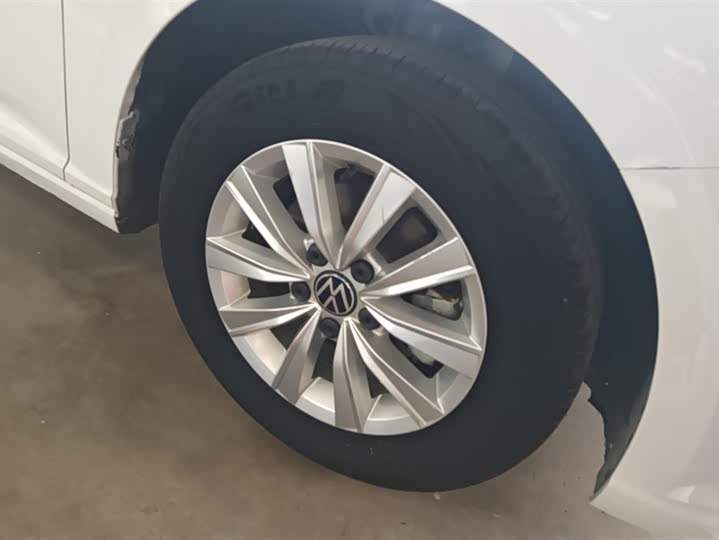 Фото 6 - Volkswagen Lavida