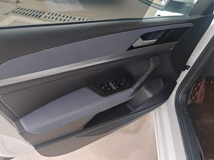 Фото 7 - Volkswagen Lavida