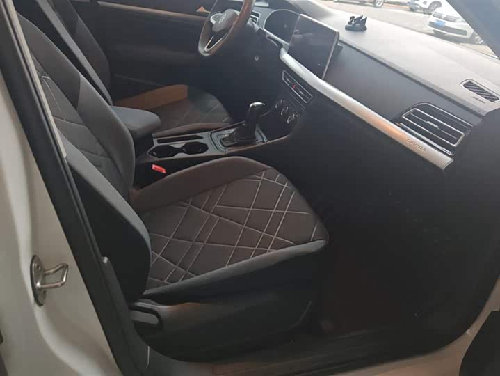 Фото 8 - Volkswagen Lavida