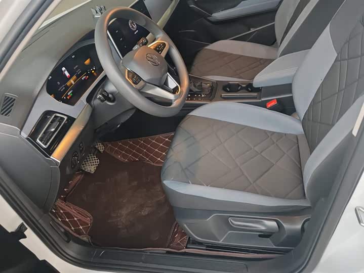 Фото 9 - Volkswagen Lavida