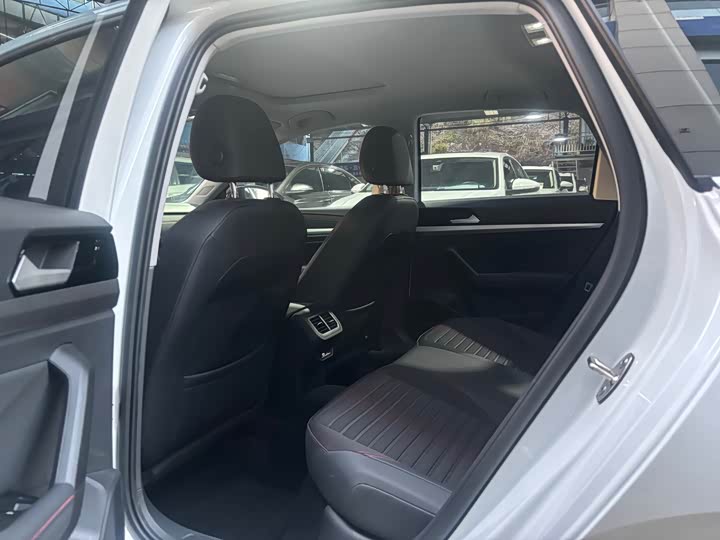 Фото 5 - Volkswagen Lavida