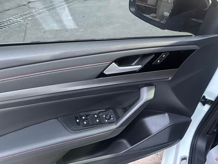 Фото 8 - Volkswagen Lavida