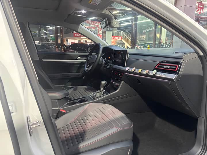 Фото 9 - Volkswagen Lavida