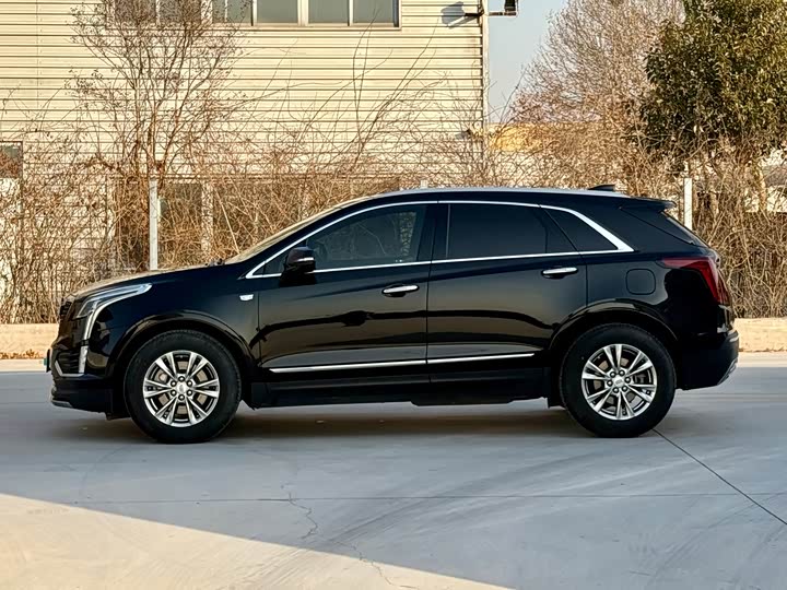 Фото 8 - Cadillac XT5