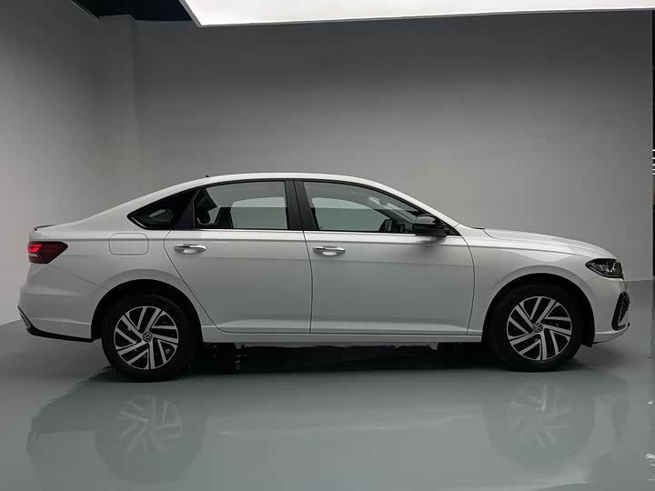 Фото 4 - Volkswagen Lavida